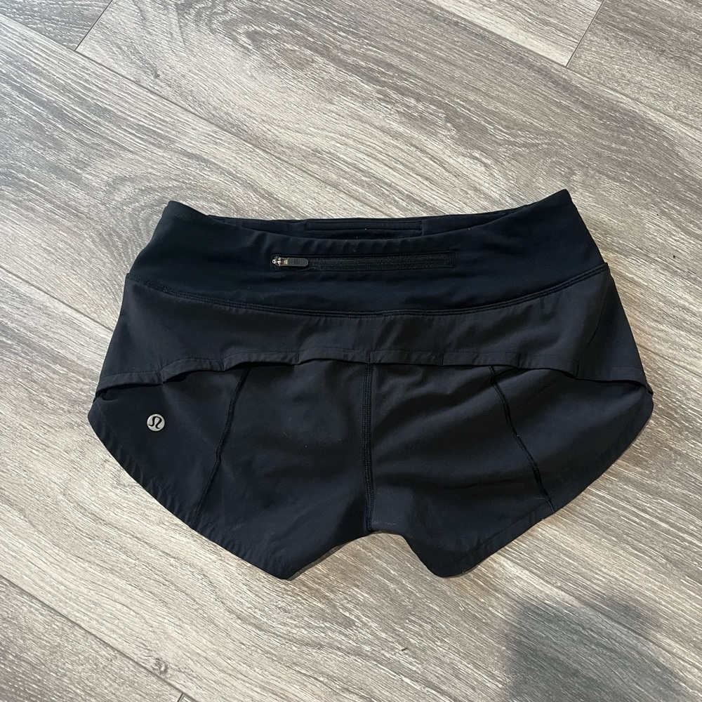 Lululemon low rise sped up shorts
